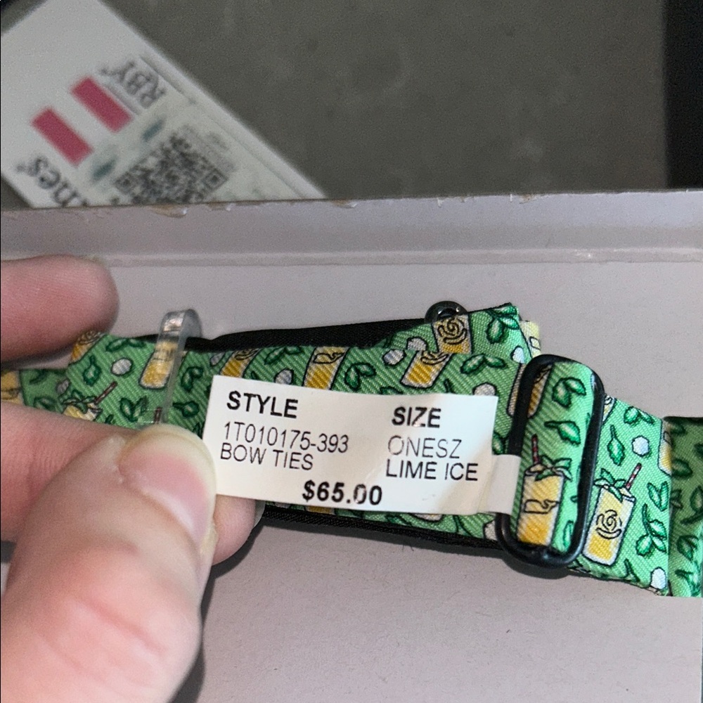 Vineyard Vines Green and Yellow Patterned Bow Tie - Picture 4 of 4